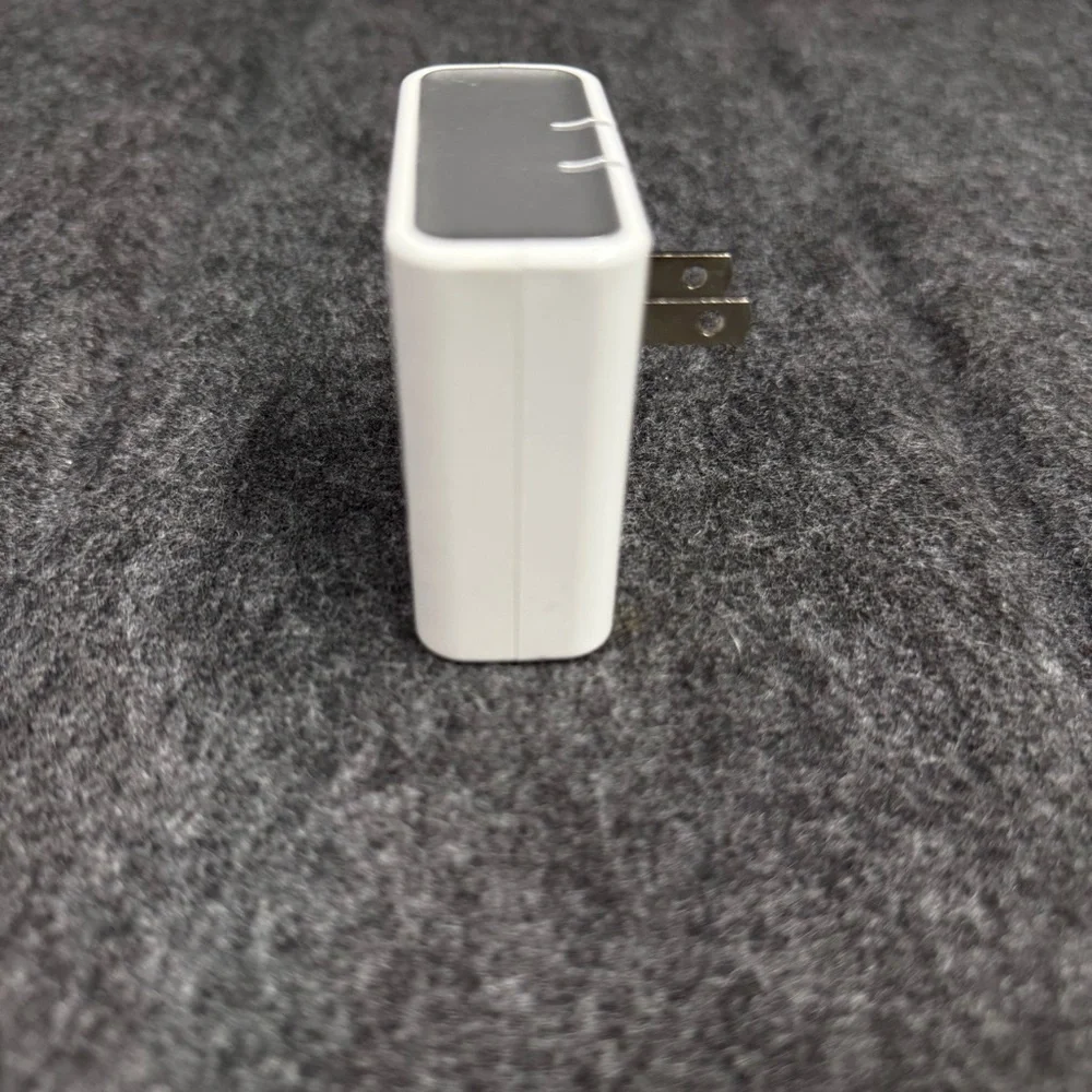 Ubiolabs White USB Wall Charger